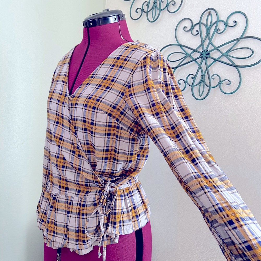 Women’s wrap/blouse